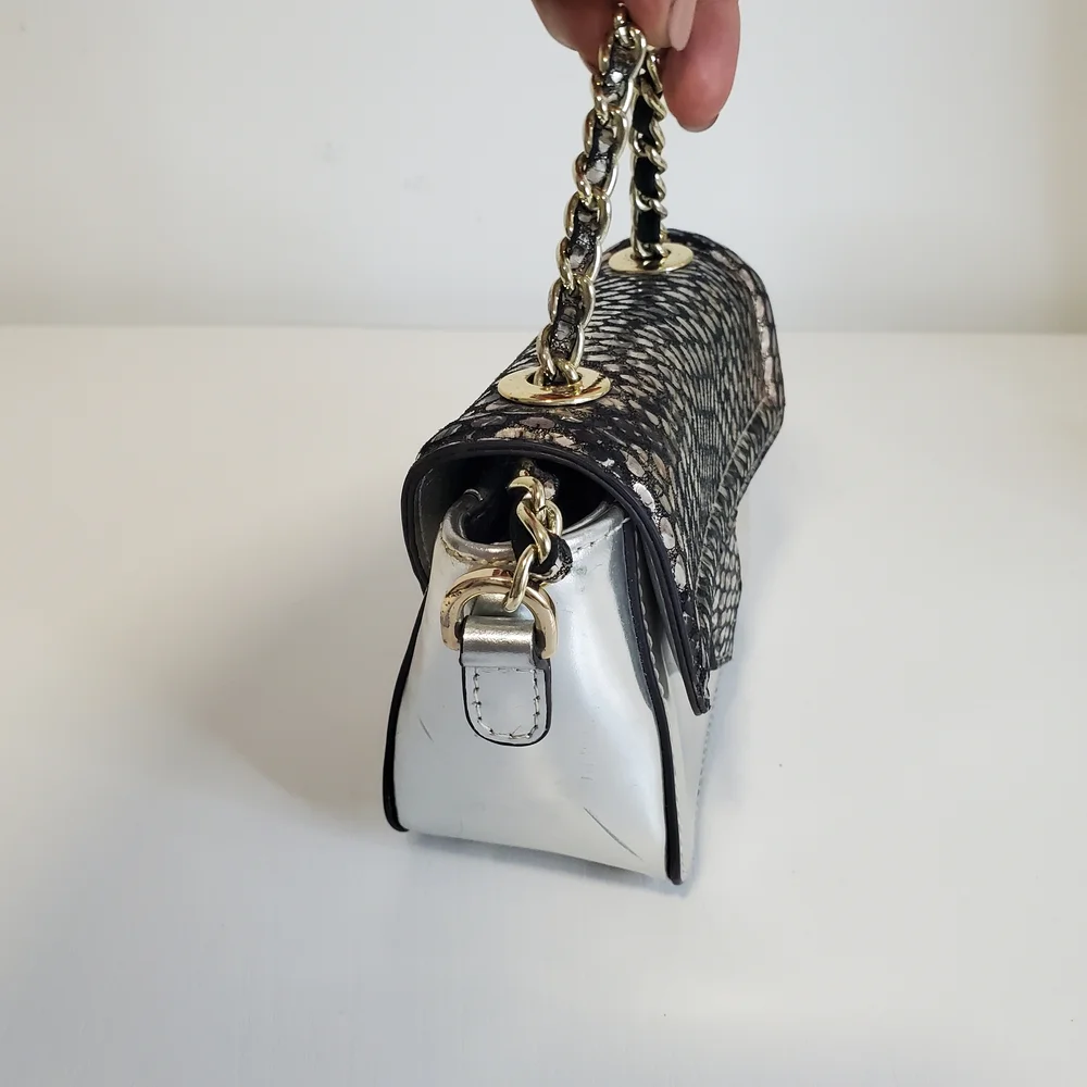 Silver and Black Snakeskin Women's Bag - Picture 4 of 10